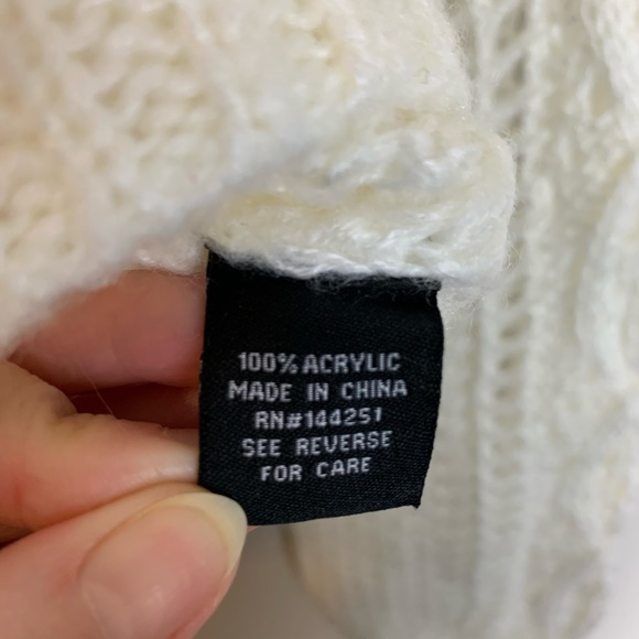 Chunky Cropped Sweater - Picture 8 of 11